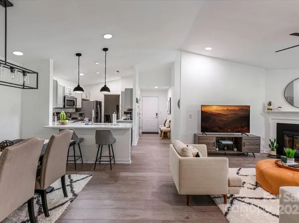 17143 Red Feather Dr, Charlotte, NC 28277