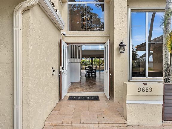 4th image of 9669 Carousel Circle N