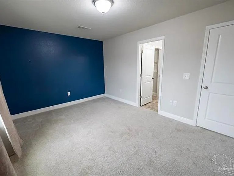 1060 Bretts Way — Photo 18