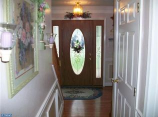 819 Dawn Ln, Williamstown, NJ 08094