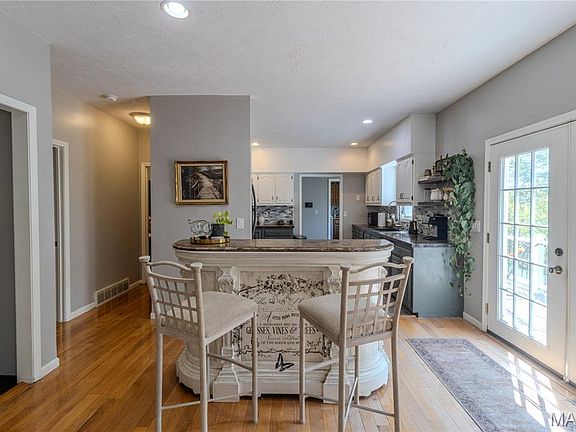 5th image of 16960 Lemming Ln