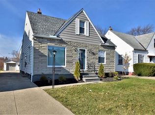 5182 Arch St, Maple Heights, OH 44137