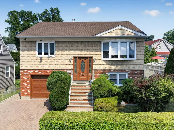 22 Curtis Lane, Yonkers, NY 10710