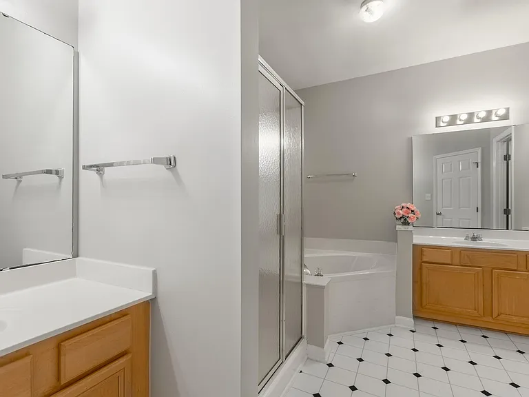610 Park York Ln — Photo 13