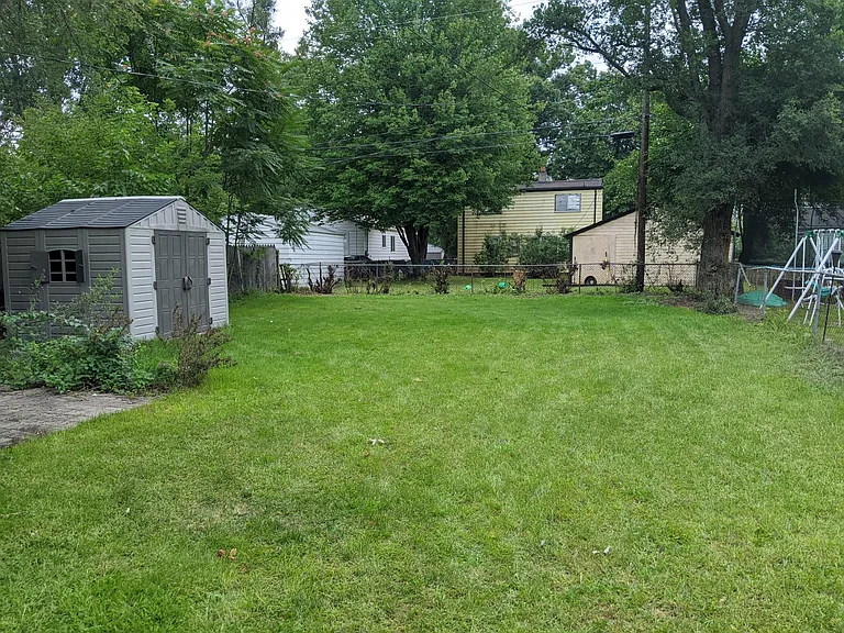 21344 Seminole St — Photo 30