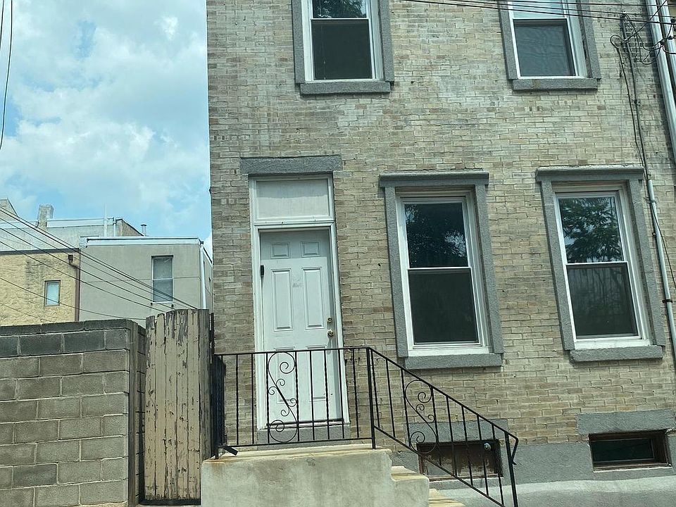 1st image of 2621 E Seltzer St