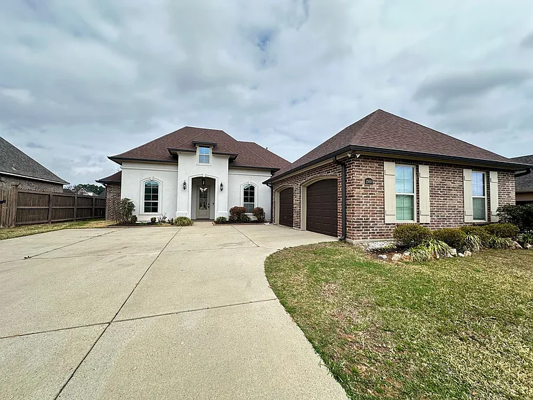 240 Danielle Dr — Photo 1
