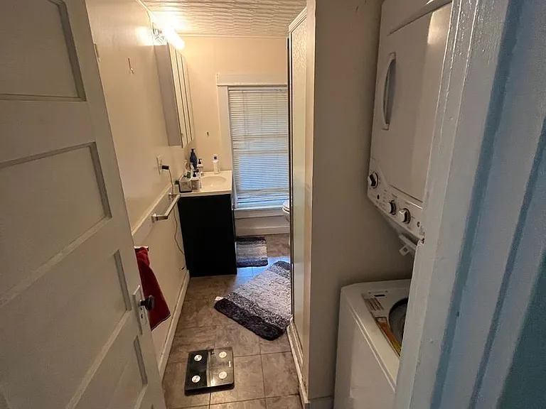 414 E Marshall St — Photo 25