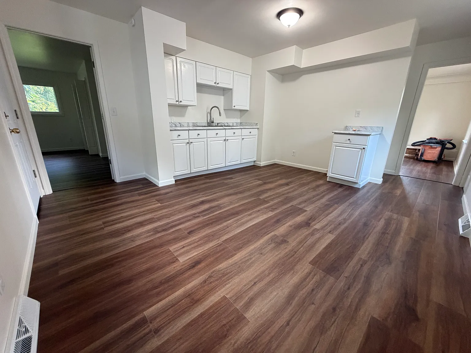 3 bed, 1250 sqft, $1,150 — Photo 2