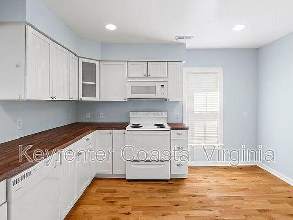 3rd image of 390 S Church St