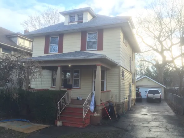 96 Pershing Dr, Rochester, NY 14609