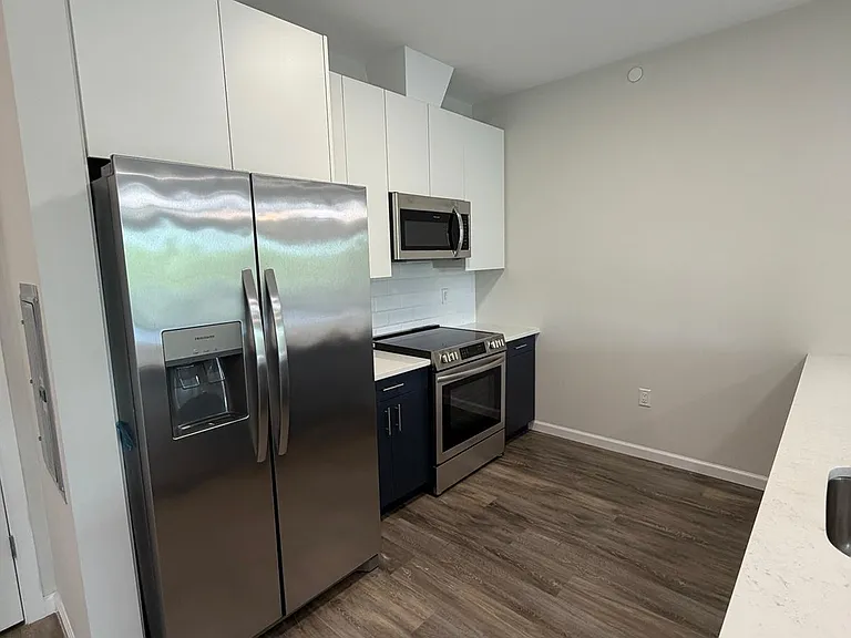 315 Lake St #202 — Photo 2