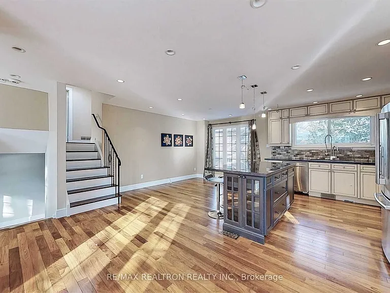 2 Callahan Rd — Photo 7