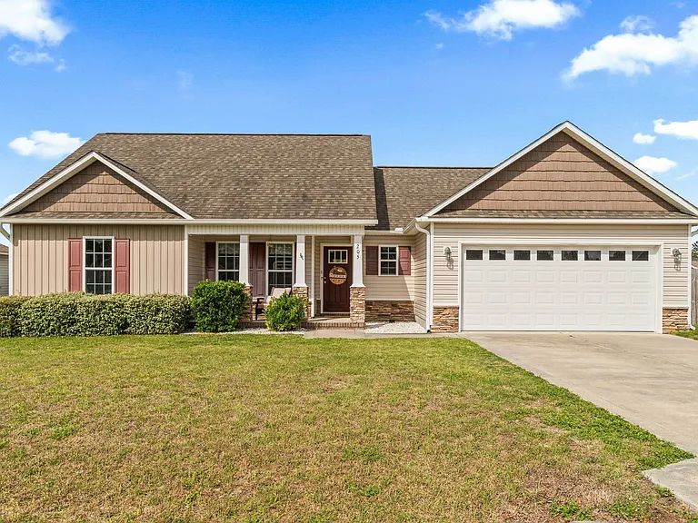 205 Long Neck Dr — Photo 1