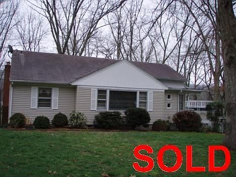2nd image of 1204 Cove Ln