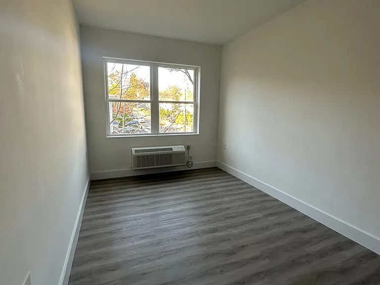 1127 Stuyvesant Ave #205 — Photo 6