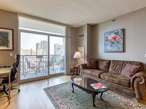 2nd image of 1134 W Granville Ave #1016