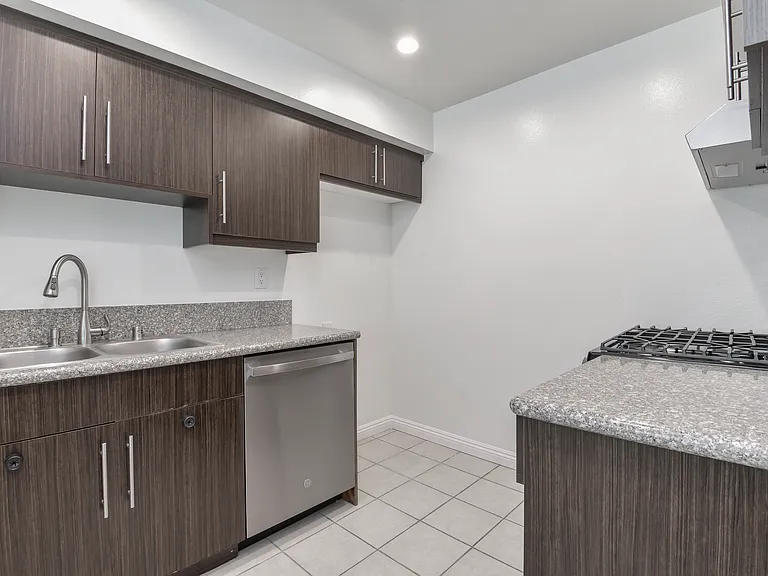 1021 Linden Ave #6 — Photo 14