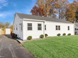 28 Lea Rd, New Castle, DE 19720