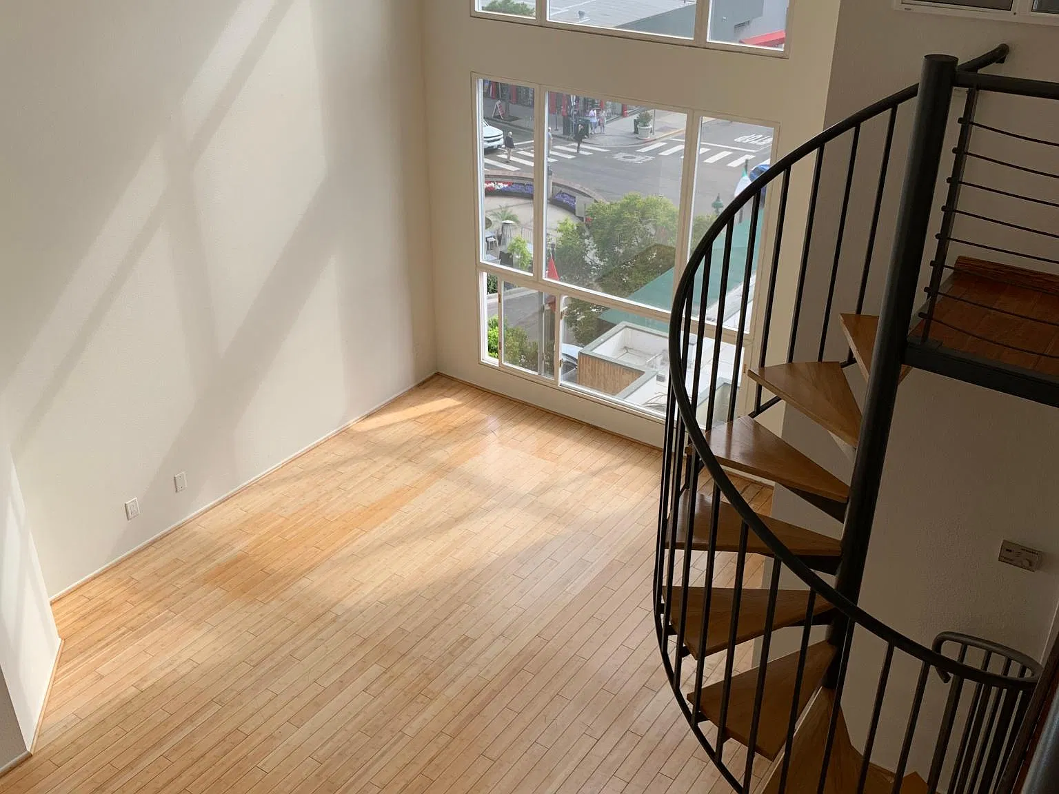2 bed, 1050 sqft, $3,995 — Photo 2