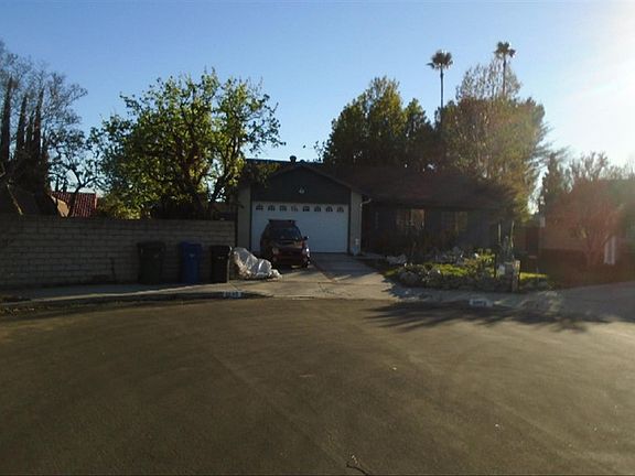 4th image of 9805 Peach Ave