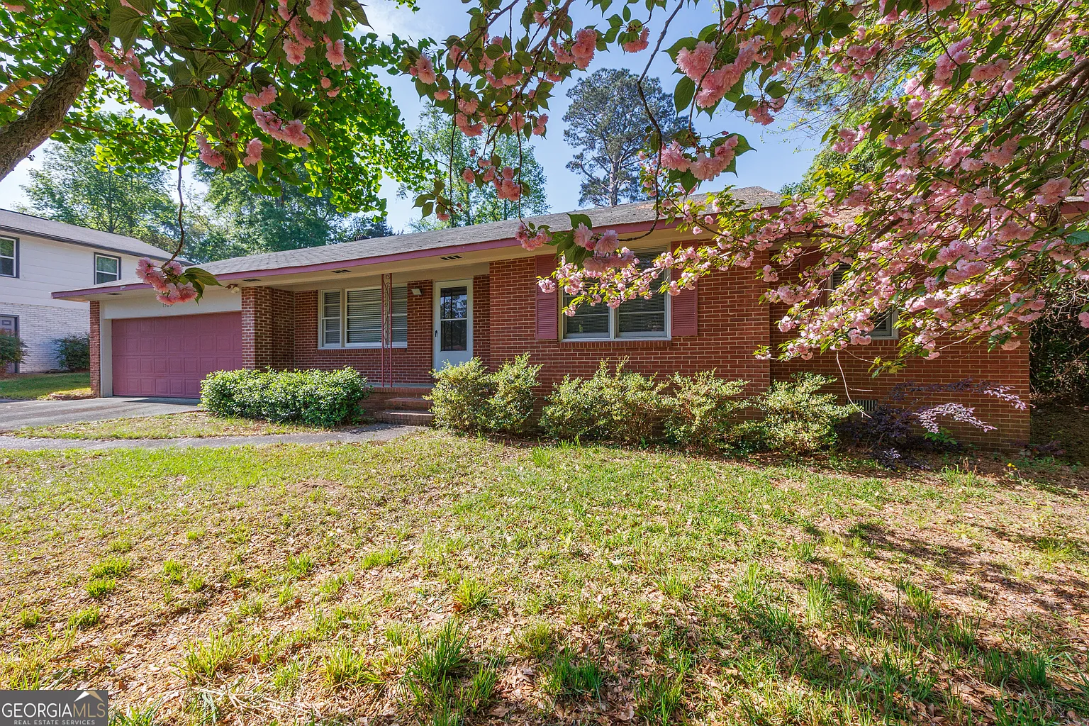 1585 Westminister Dr photo 1
