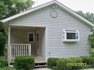 38270 N Lee Ave, Spring Grove, IL 60081