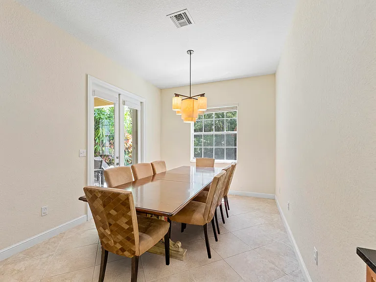 1043 Vintner Blvd — Photo 32