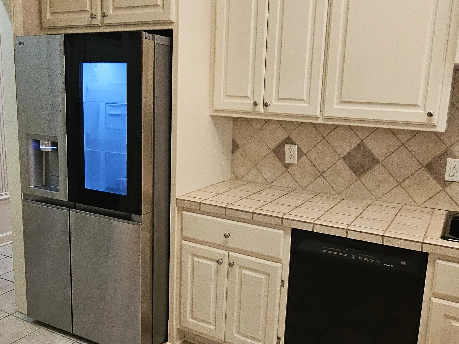 4 bed, 2274 sqft, $2,350 — Photo 4