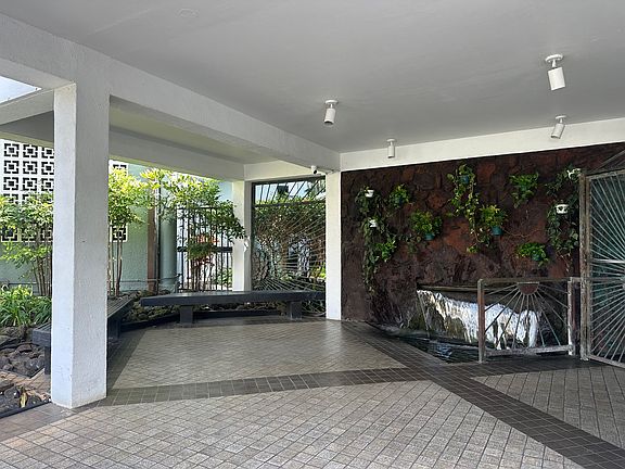 2nd image of 1030 Aoloa Pl APT 211B