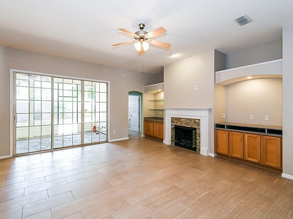 2nd image of 2804 Sweetholly Dr