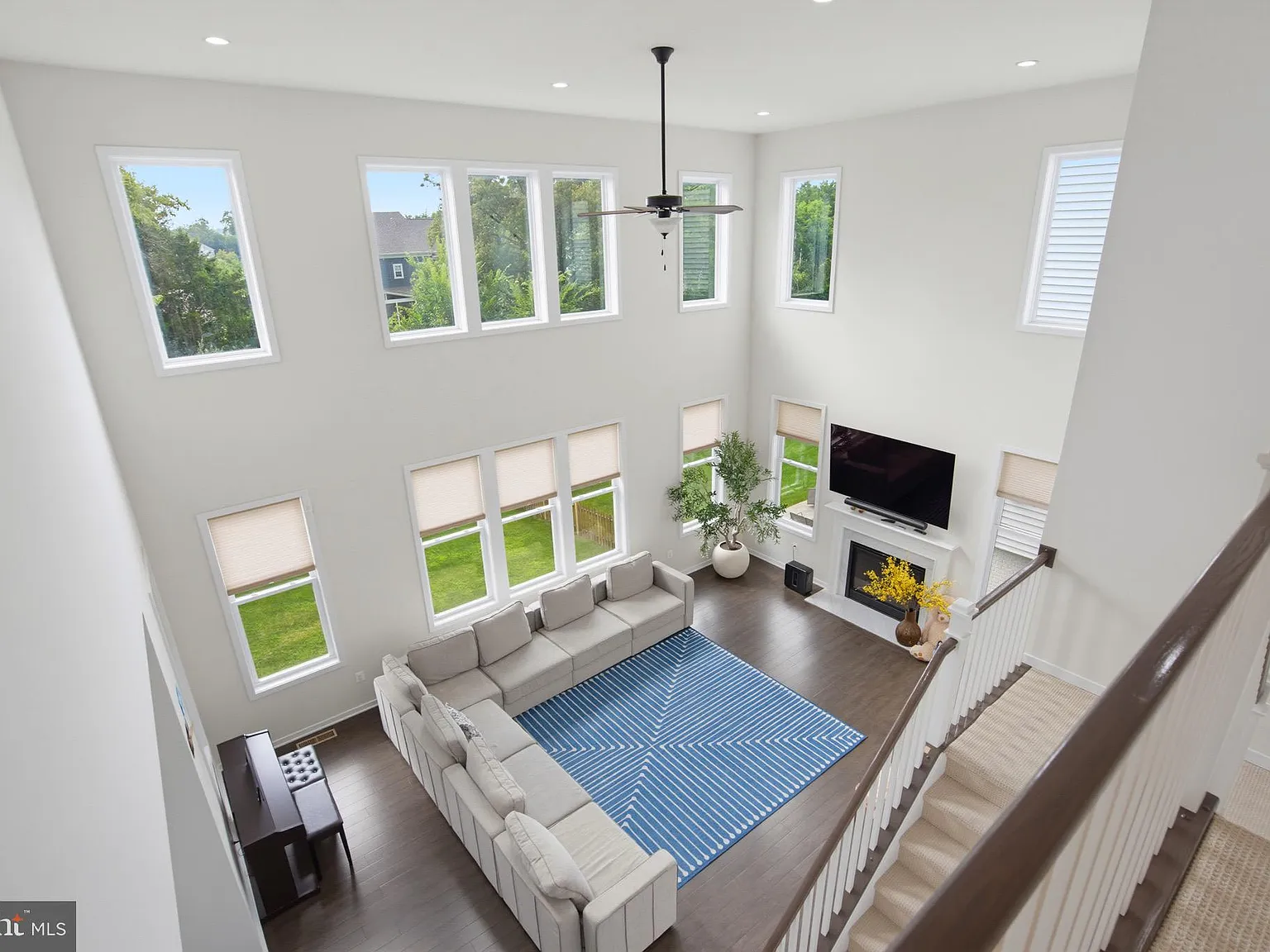 5 bed, 5176 sqft, $5,250 — Photo 4