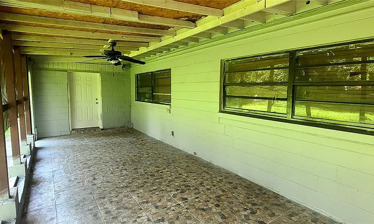 301 Hope Cir — Photo 8
