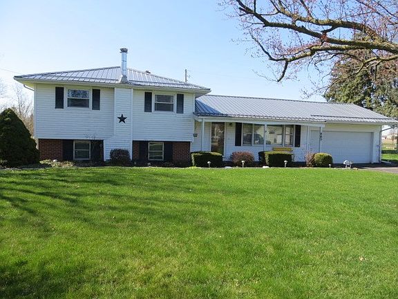 3rd image of 887 Nancy Dr