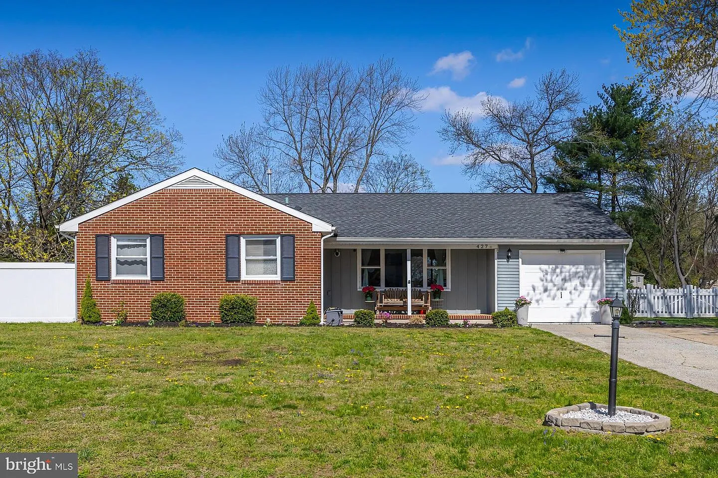 427 Birch Dr photo 1