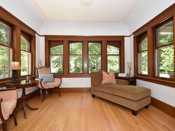 5th image of 4242 N Woodburn St