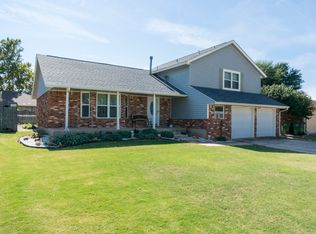 1008 Mabel C Fry Blvd, Yukon, OK 73099