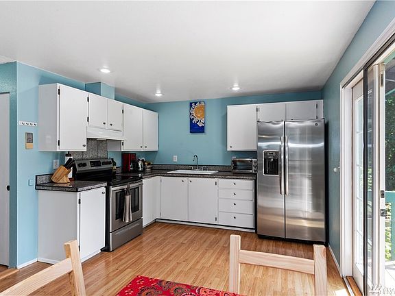 5th image of 1435 California Ave SE