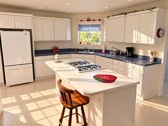 5th image of 512 S Jefferson St
