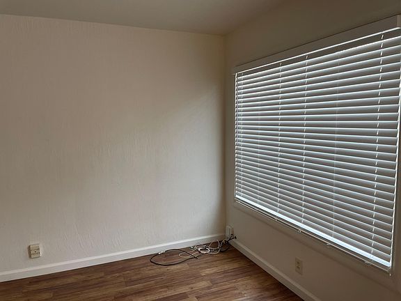 3rd image of 1072 Luther Ave APT 2