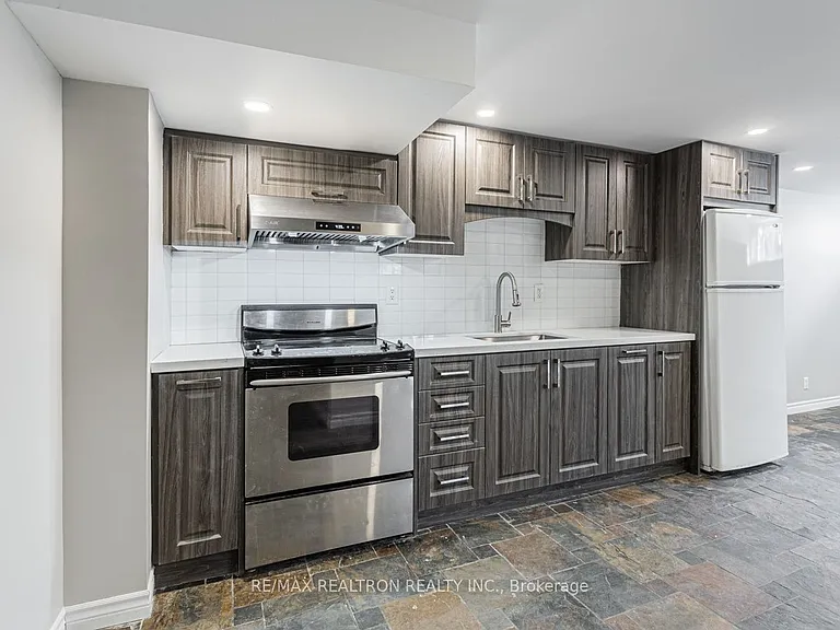 72 B Dunning Ave — Photo 5