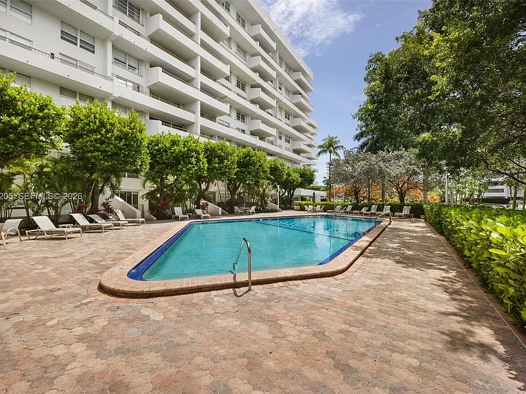 155 Ocean Lane Dr #600 — Photo 30