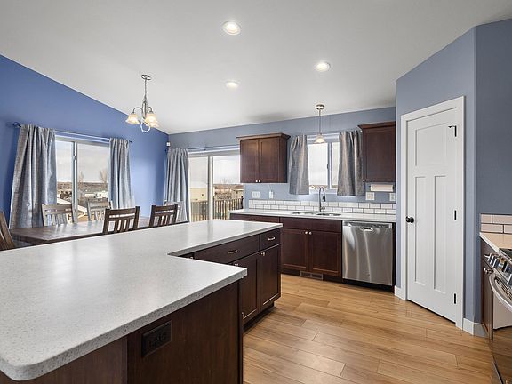 5th image of 6794 Abelia St