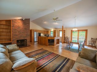 95 Old Stage Rd, Wilmington, VT 05363