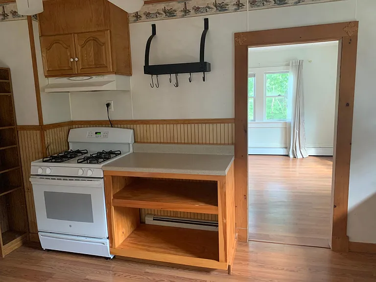 731 College Ave — Photo 8
