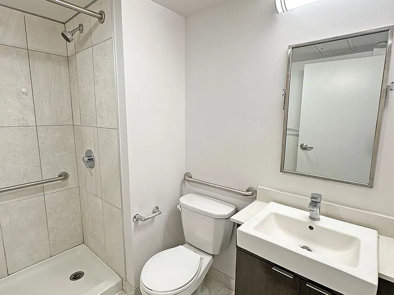 105 Champagne Ave S #1517 — Photo 16