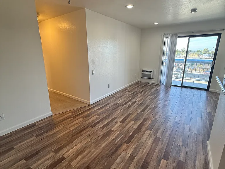 1600 W Carson St #212 — Photo 6