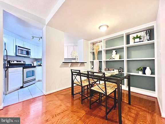 5th image of 2111 Wisconsin Ave NW APT 110