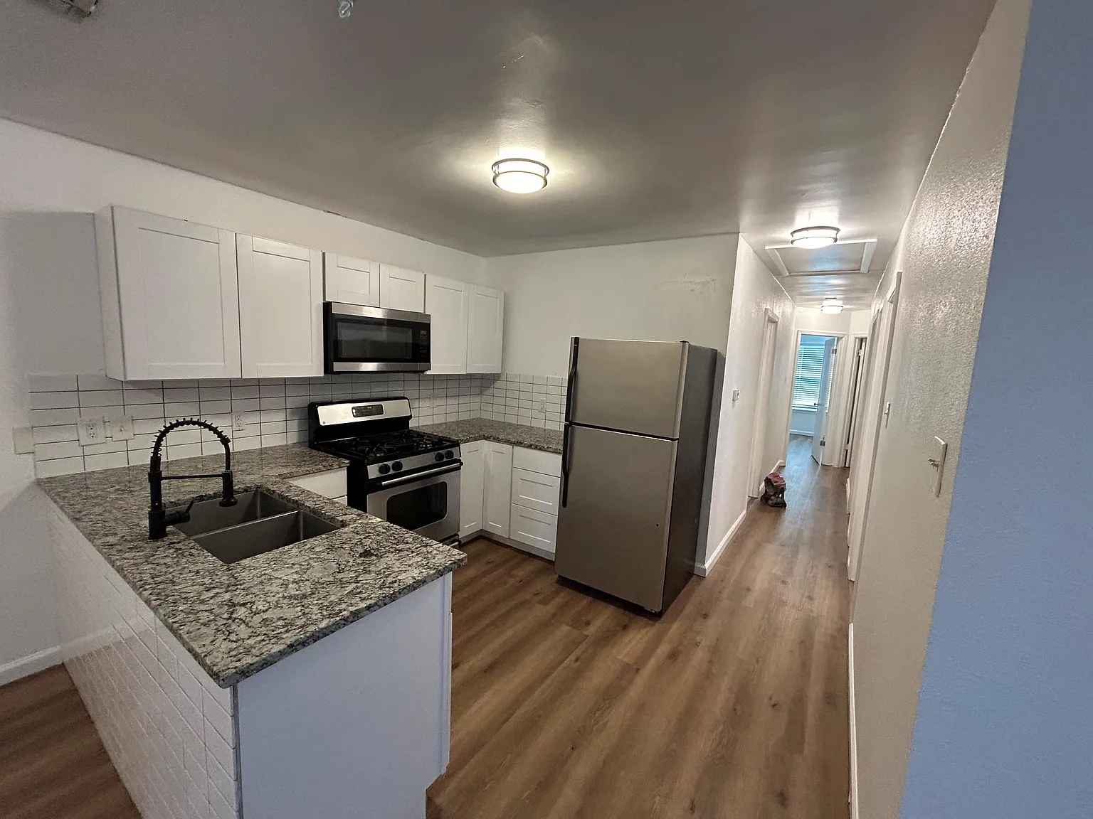 4 bed, 1.5 bath, 1000 sqft, $1,750 — Photo 1