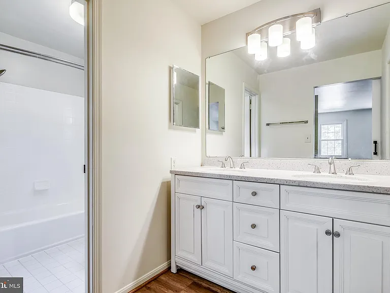 6 Rippling Brook Ct — Photo 19